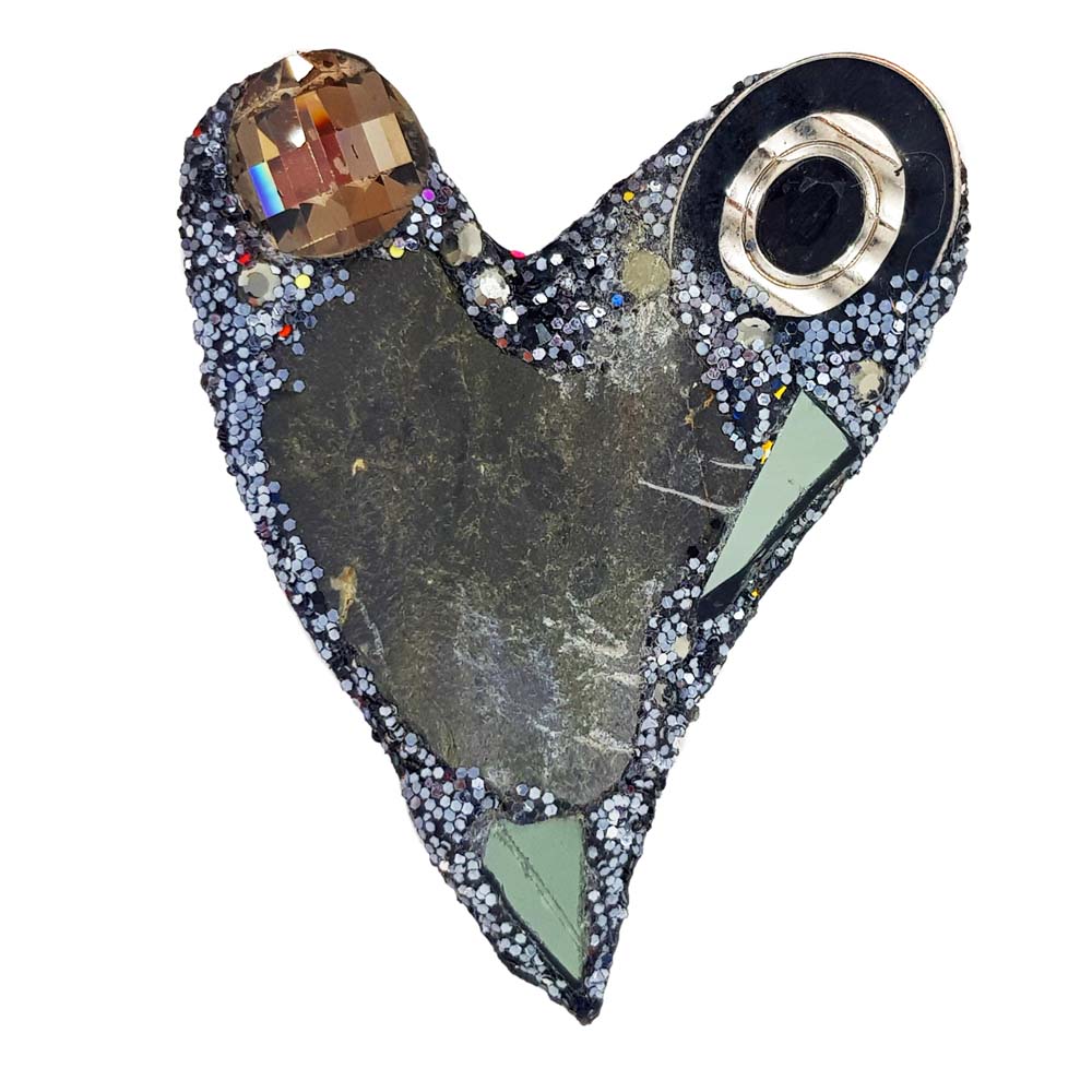 Handcrafted Gray Heart Brooch Senza Spilli® Handcrafted Magnetic Brooch - Love Heart  main image 4