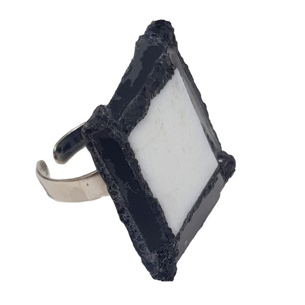 BLACK AND WHITE RING